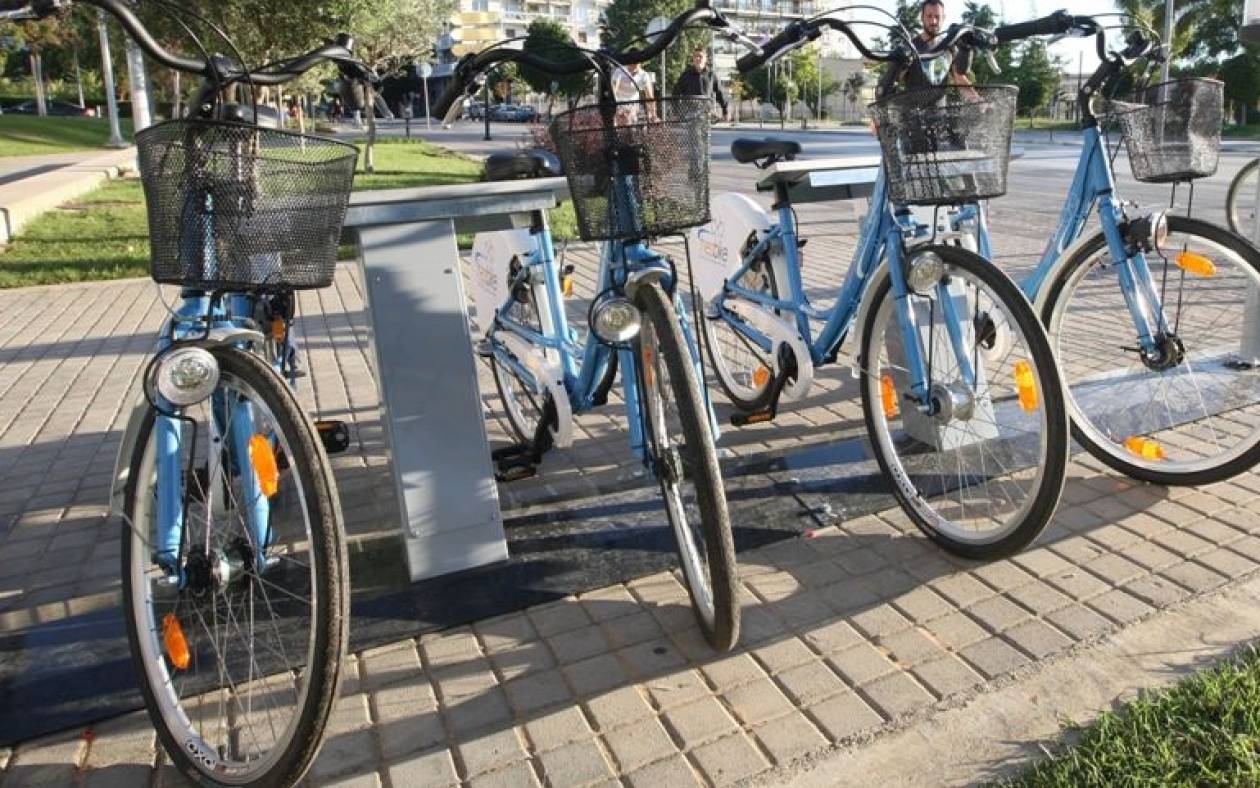 Ρόδος: Ορθοπεταλιές με κοινόχρηστα ποδήλατα