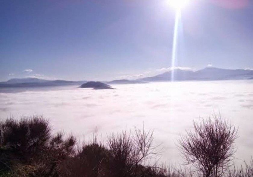 Η λίμνη των Ιωαννίνων χαμένη στην ομίχλη (pics)