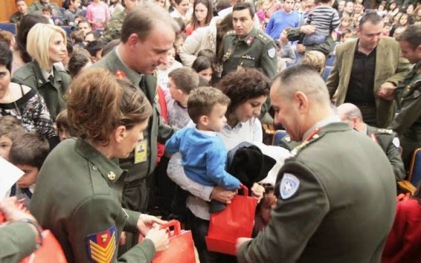 ΓΕΣ: Χριστουγεννιάτικη γιορτή για τα παιδιά στρατιωτικών