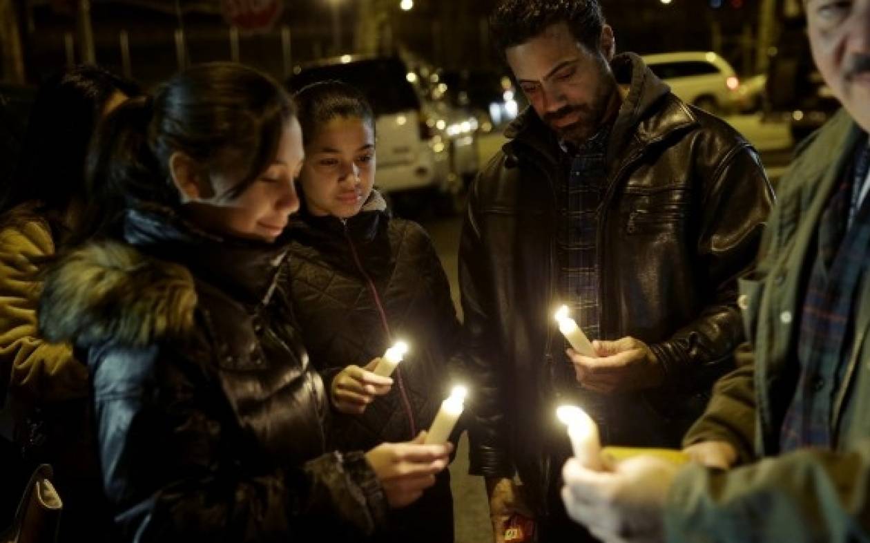Νέα Υόρκη: Αγρυπνία-φόρος τιμής για το νεκρό αστυνομικό