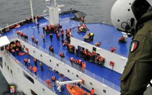 Ρέντσι: Σε πλοίο του ιταλικού ναυτικού όλοι οι επιβάτες