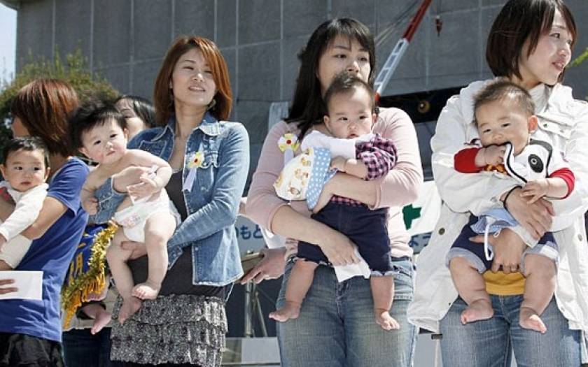 Ιαπωνία: Μείωση-ρεκόρ στις γεννήσεις το 2014