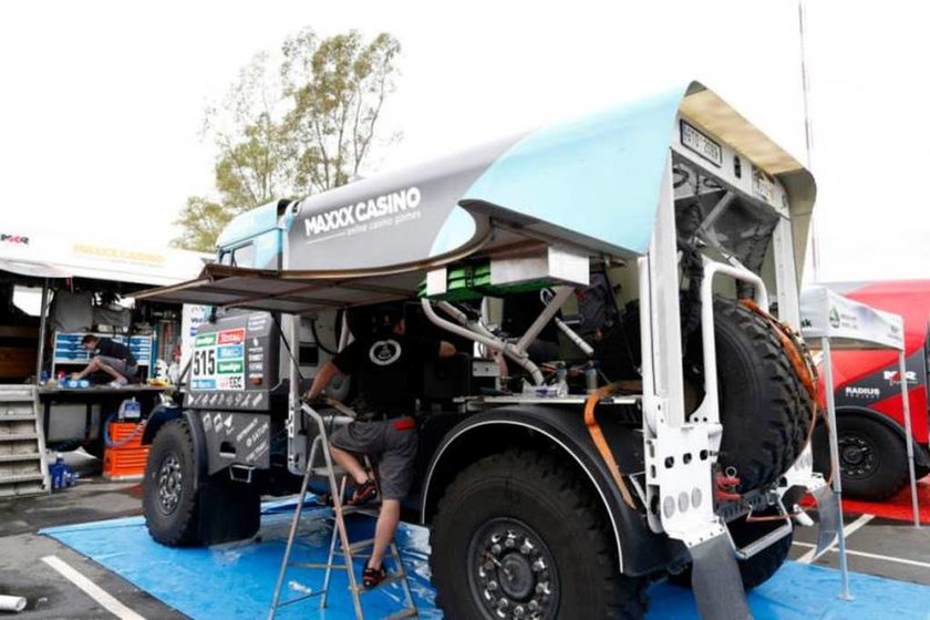 Rally Dakar 2015: Η μεγάλη περιπέτεια ξεκινά και για την ομάδα της Iveco στα φορτηγά με τον Gerard de Rooy 