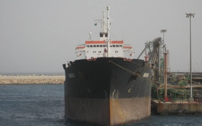 Καταδικάζει η Αθήνα την επίθεση στο δεξαμενόπλοιο Araevo