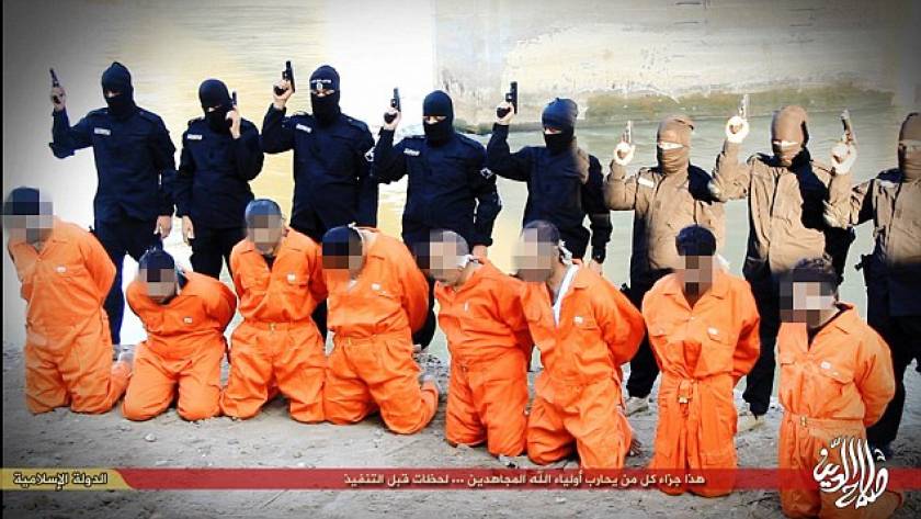 Νέα φρίκη του Ισλαμικού Κράτους: Εκτέλεσαν 8 αστυνομικούς (photos)