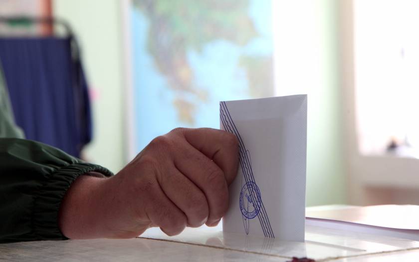 Εκλογές 2015: Δεν βρήκαν λύση για τους 18χρονους στη Διακομματική