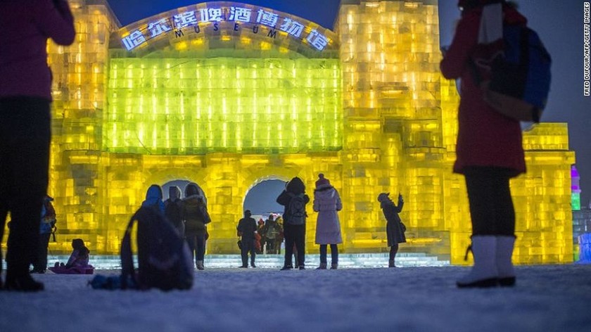 Κίνα: Παραμυθένιο σκηνικό από χιόνι και πάγο (video & pics) 