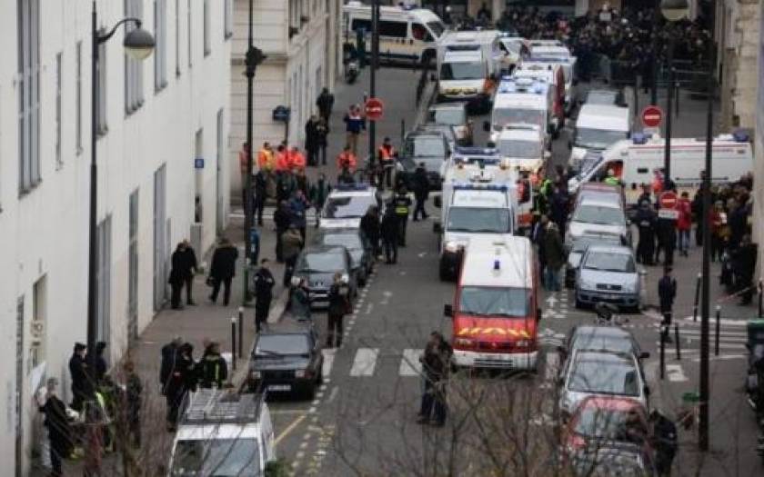 Charlie Hebdo: 7 άτομα του περιβάλλοντος των καταζητούμενων αδελφών κρατούνται
