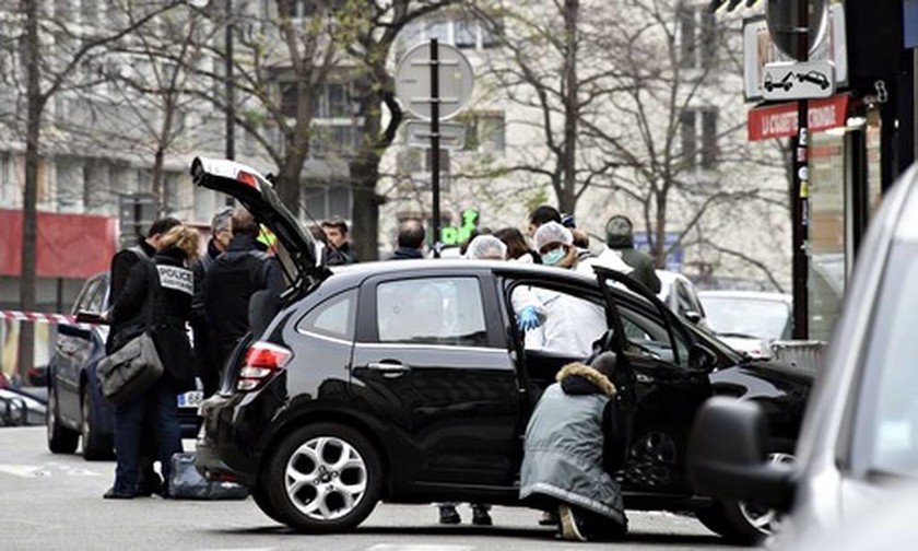 Charlie Hebdo: Ληστεία από τους δύο υπόπτους (photos)