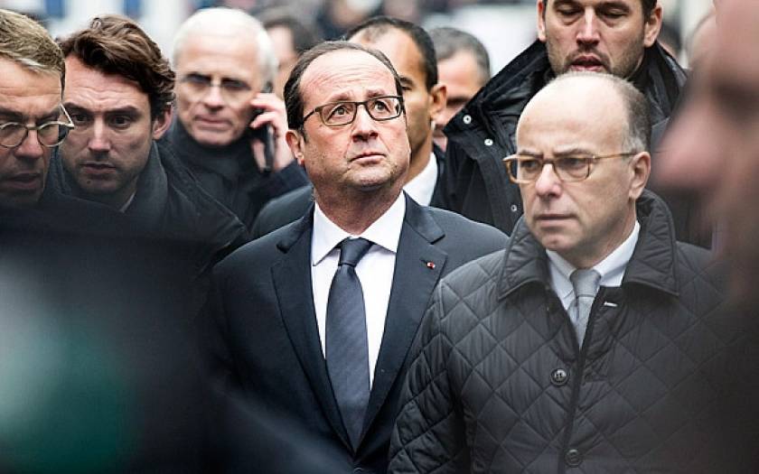 Charlie Hebdo: Ενίσχυση της δημοτικότητας Ολάντ με όπλο την εθνική ενότητα
