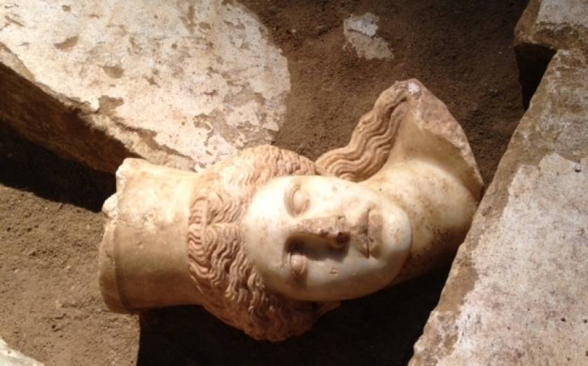 Αμφίπολη: Βρέθηκαν και άλλες αρχαίες κατασκευές στον τύμβο