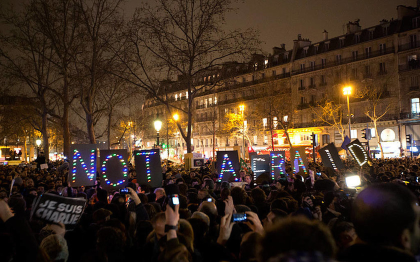H Γαλλία στο στόχαστρο των τρομοκρατών και ένας λαός σε κατάσταση σοκ (pics)