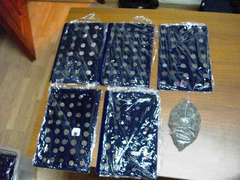 Συνελήφθη 59χρονος με χιλιάδες αρχαία νομίσματα (Pics)