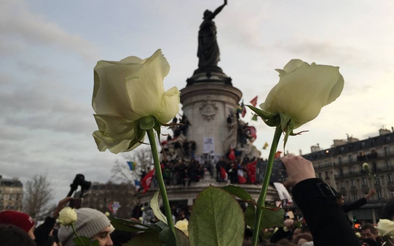Συγκινητικές φωτογραφίες: Όταν το Παρίσι φώναξε «je suis Charlie»
