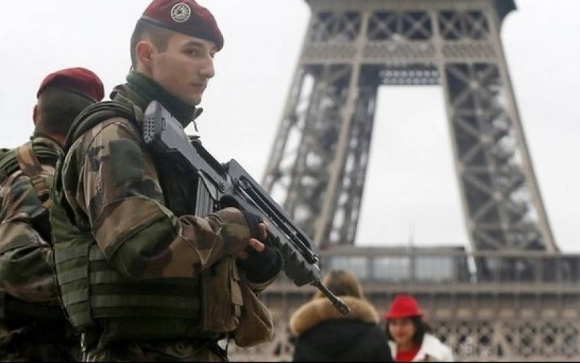 Παρίσι: Σύσκεψη ασφαλείας συγκαλεί ο Ολάντ
