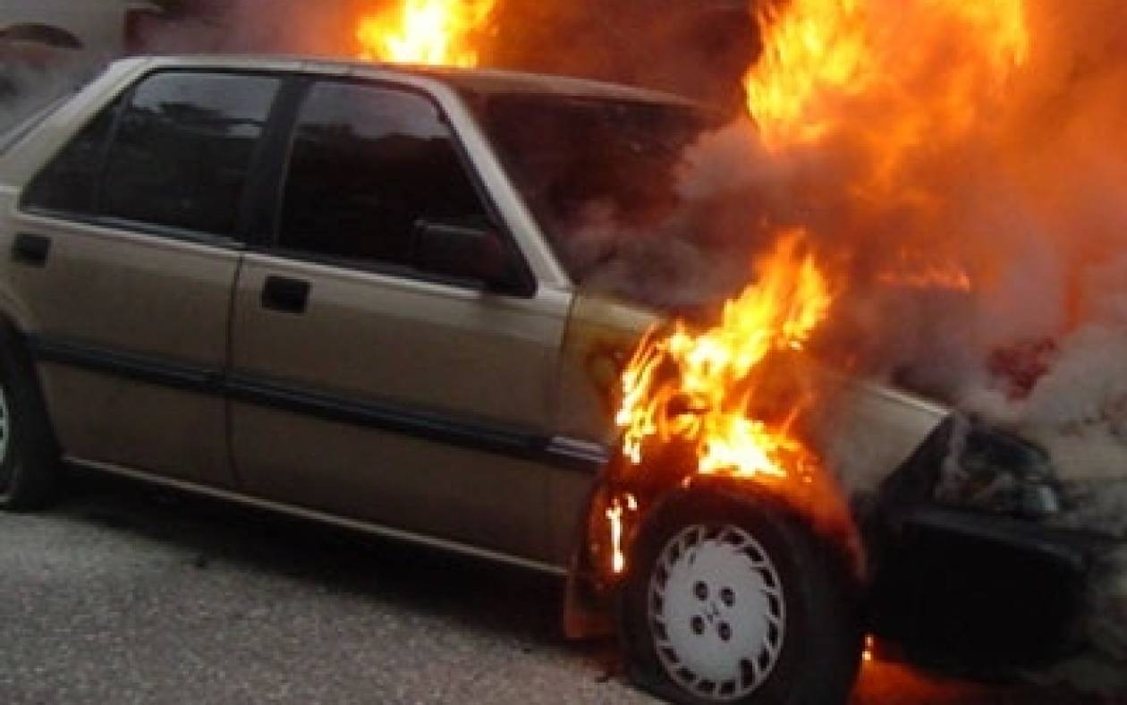 Φωτιά σε κινούμενο όχημα στην Καβάλα – Σώος ο οδηγός