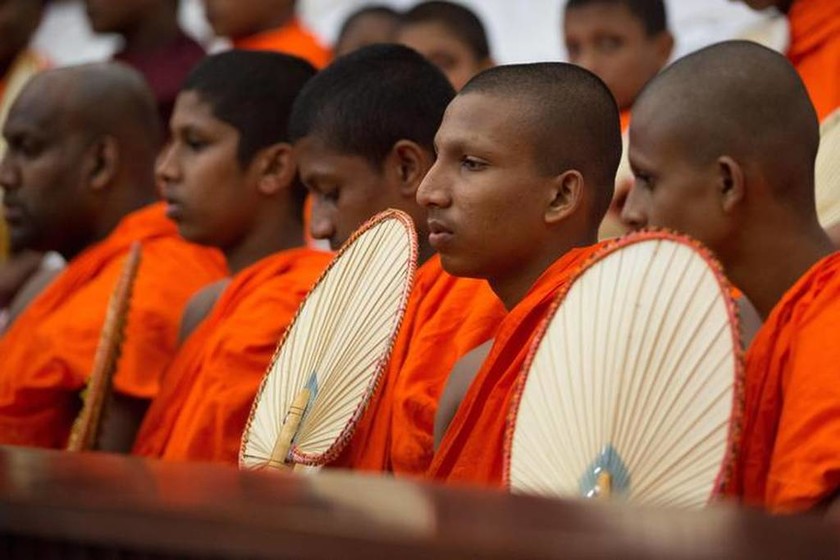 «Πολύχρωμη»αγιοποίηση από τον Πάπα στη Σρι Λάνκα (photos)