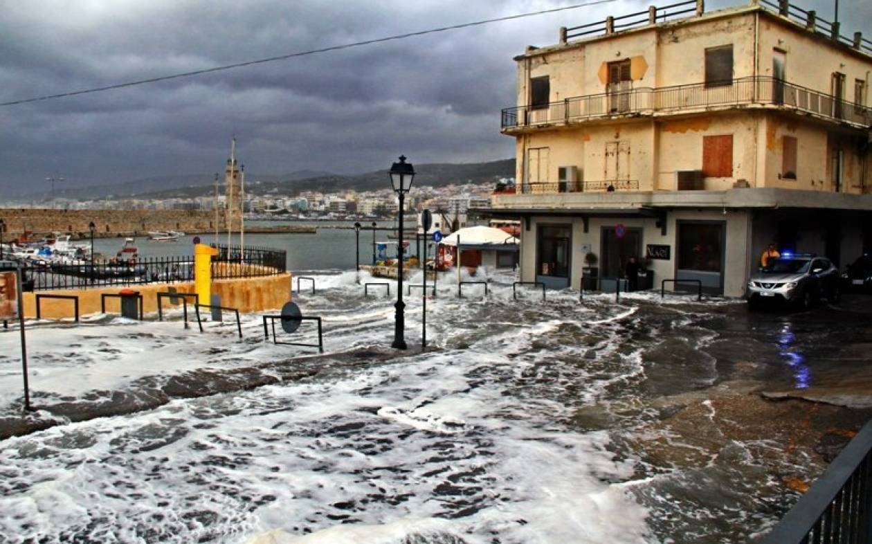 Κακοκαιρία: Τις πληγές της μετρά η Κρήτη (vid)