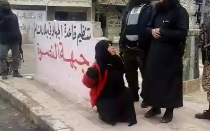 Συρία: Τζιχαντιστές εκτέλεσαν γυναίκα κατηγορούμενη για μοιχεία (video)