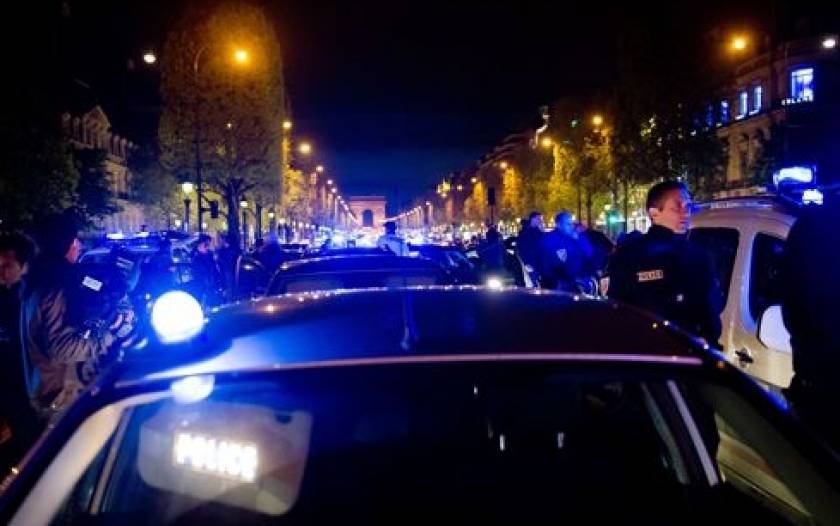 Γαλλία: Αυτοκίνητο έπεσε πάνω σε αστυνομικό
