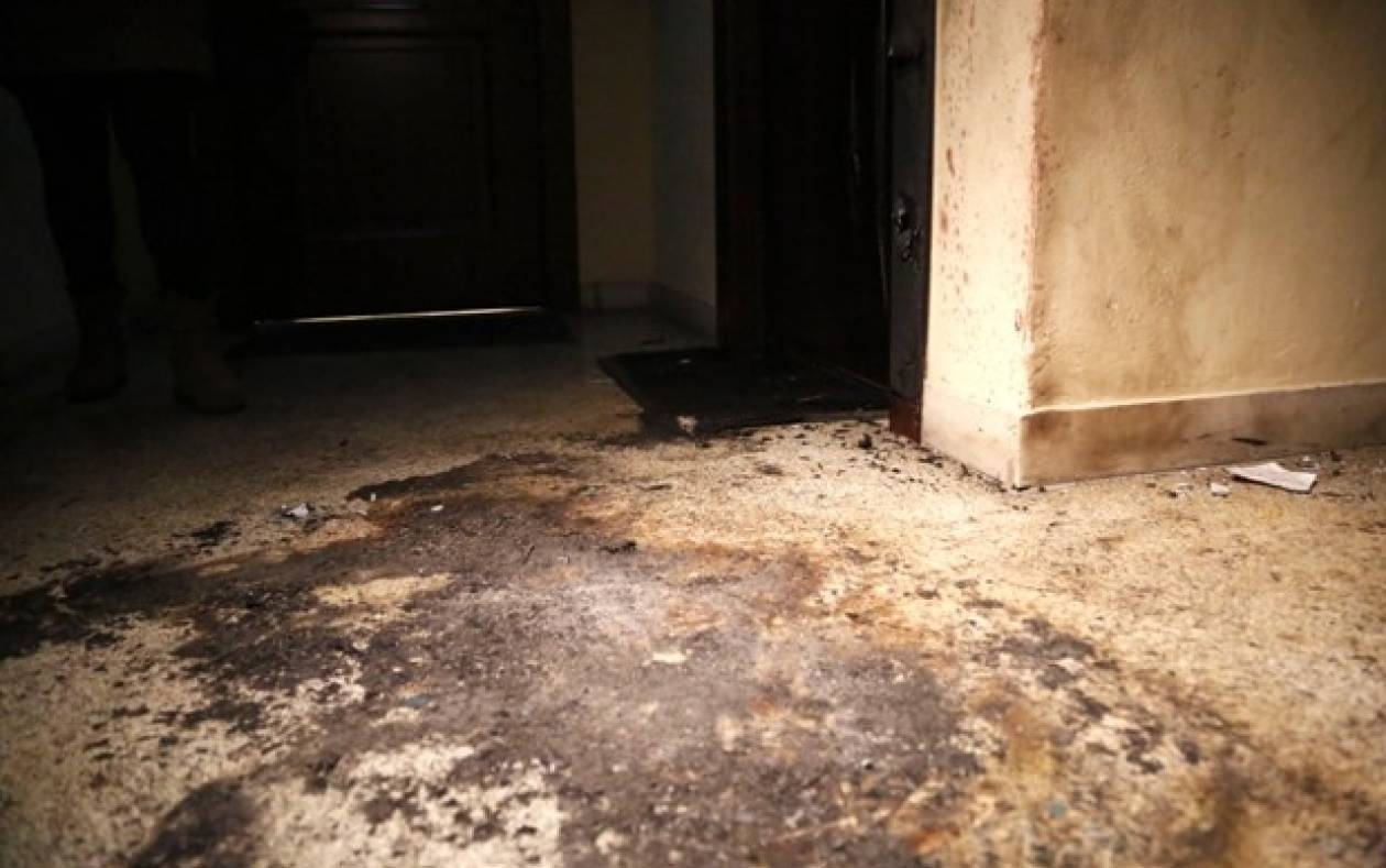 Φωτογραφίες από την εμπρηστική επίθεση στο γραφείο του Άδωνι Γεωργιάδη