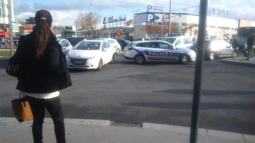 Γαλλία: Ένοπλος κρατά ομήρους σε ταχυδρομείο