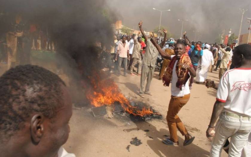 Νίγηρας: Αιματηρές διαδηλώσεις κατά του Charlie Hebdo – Συνολικά δέκα οι νεκροί