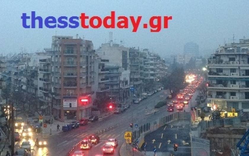 Θεσσαλονίκη: «Κρύφτηκε» στην ομίχλη η πόλη