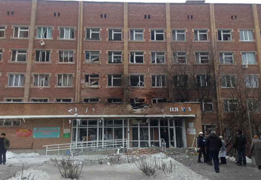 Ουκρανία: Ρουκέτες έπληξαν νοσοκομείο στο κέντρο του Ντονέτσκ (pics)