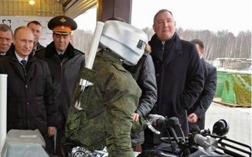 Ο Πούτιν εκθείασε τους ρομπότ-στρατιώτες της ρωσικής αμυντικής βιομηχανίας