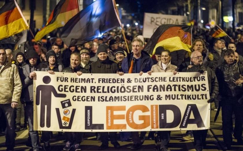 Γερμανία: Χιλιάδες άνθρωποι στην πορεία του αντιισλαμικού κινήματος στη Λειψία