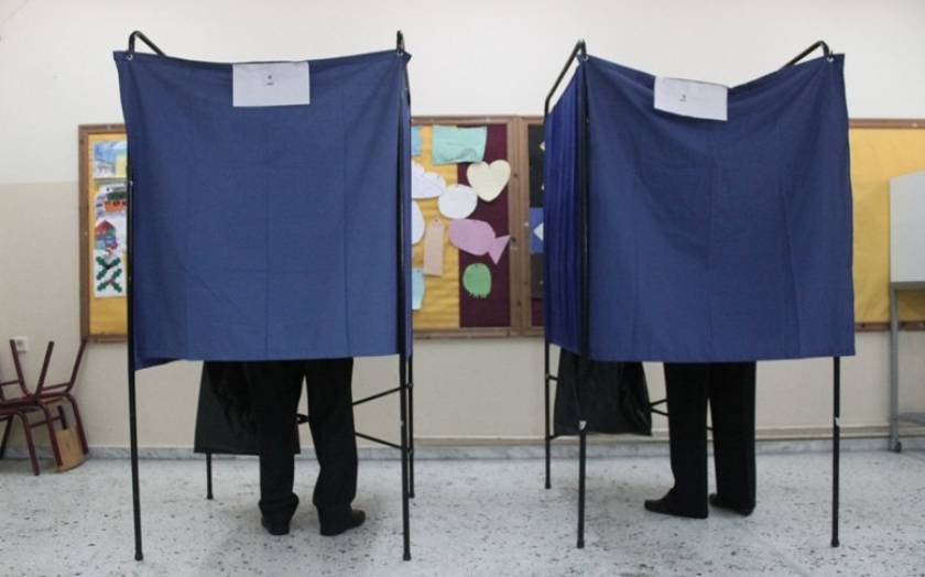 Εκλογές 2015: «Πυκνώνει» η προσέλευση των ψηφοφόρων