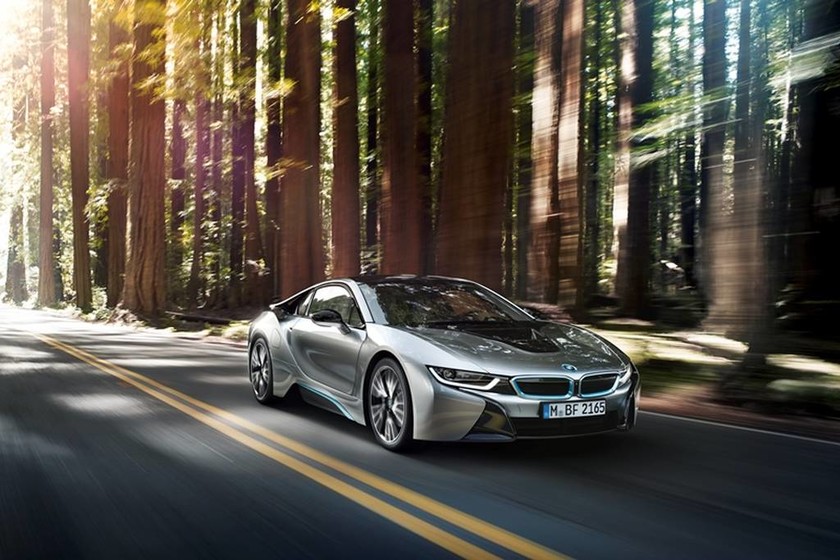 Με το 50 % του συνόλου των ψήφων, το BMW i8 αναδείχτηκε νικητής στο «International Paul Pietsch Award» 