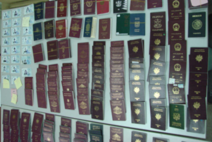 Εξαρθρώθηκε σπείρα που διακινούσε πλαστά ταξιδιωτικά έγγραφα