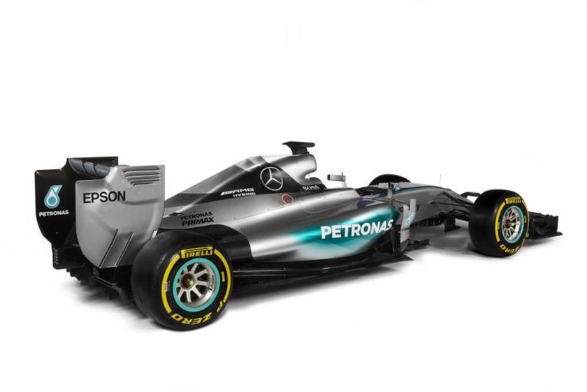F1: Η πρώτη (επίσημη) εμφάνιση της Mercedes W06 του 2015