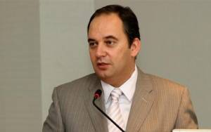 ΝΔ: Ο Πλακιωτάκης στη θέση του γ.γ της Κοινοβουλευτικής Ομάδας