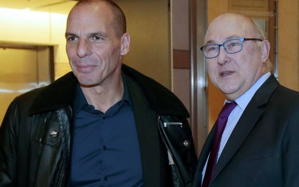 WSJ: «Η Γαλλία υποστηρίζει την Ελλάδα στη μάχη για το χρέος»