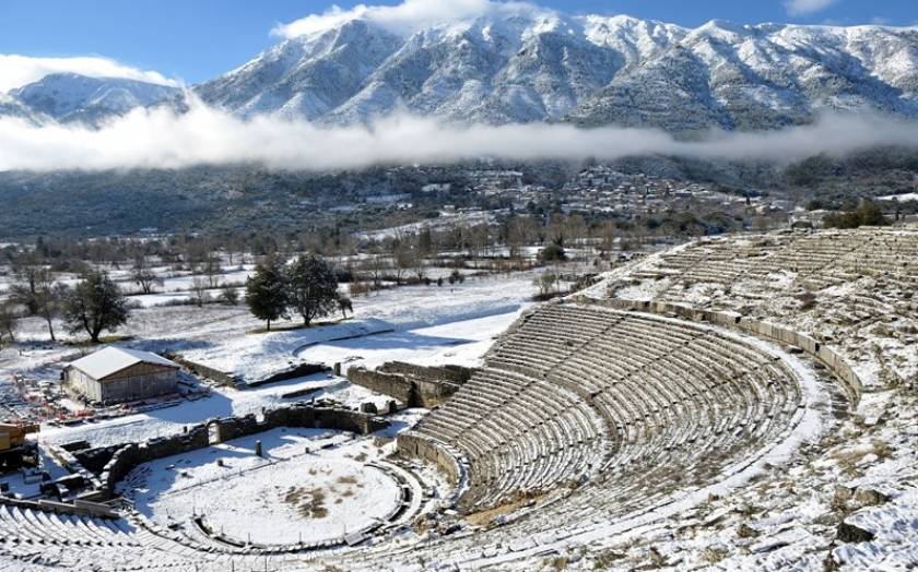 Δείτε χιονισμένο το αρχαίο θέατρο της Δωδώνης (pics)