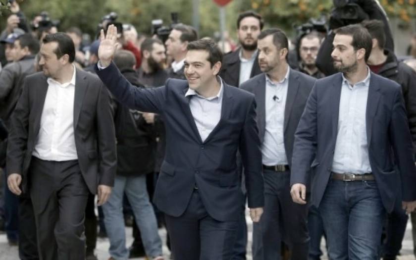 Γιατί οι υπουργοί της κυβέρνησης ΣΥΡΙΖΑ δεν φορούν γραβάτα; (photo)