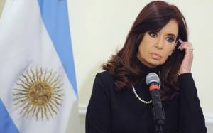 Αργεντινή: Προσχέδιο εντάλματος σύλληψης της Κίρχνερ στο σπίτι του νεκρού εισαγγελέα