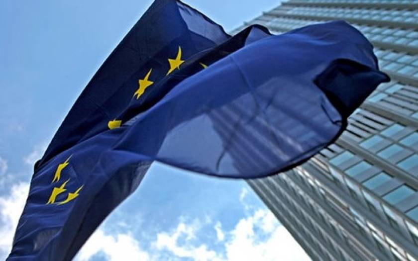 Bloomberg: Περιορισμένες οι επιπτώσεις από την κίνηση της ΕΚΤ για την Ελλάδα