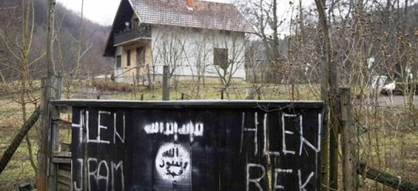 Βοσνία-Ερζεγοβίνη: Σημαία και σύμβολα του Ισλαμικού Κράτους (photos)