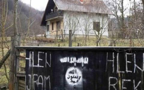 Βοσνία-Ερζεγοβίνη: Σημαία και σύμβολα του Ισλαμικού Κράτους (photos)