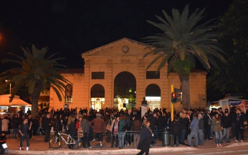 Συγκεντρώσεις συμπαράστασης υπέρ της κυβέρνησης στην Κρήτη (video&photos)