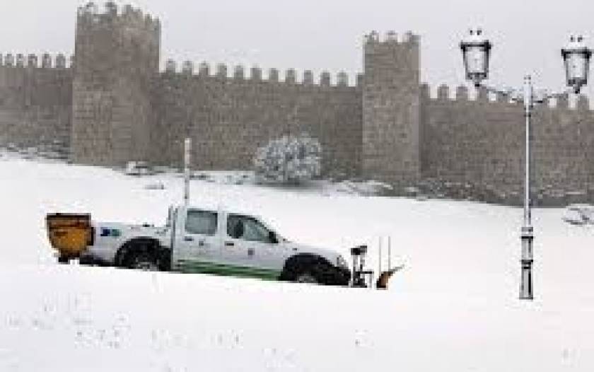 Σφοδρές χιονοπτώσεις πλήττουν τη Βόρεια Ισπανία