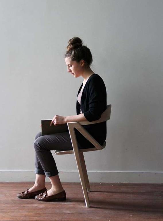 Η καρέκλα που καταπολεμά την καθιστική ζωή και θα μισήσεις (photos)