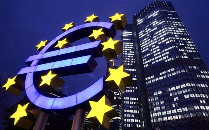 FT: Γιατί η ΕΚΤ έριξε «προειδοποιητική βολή» στην Ελλάδα