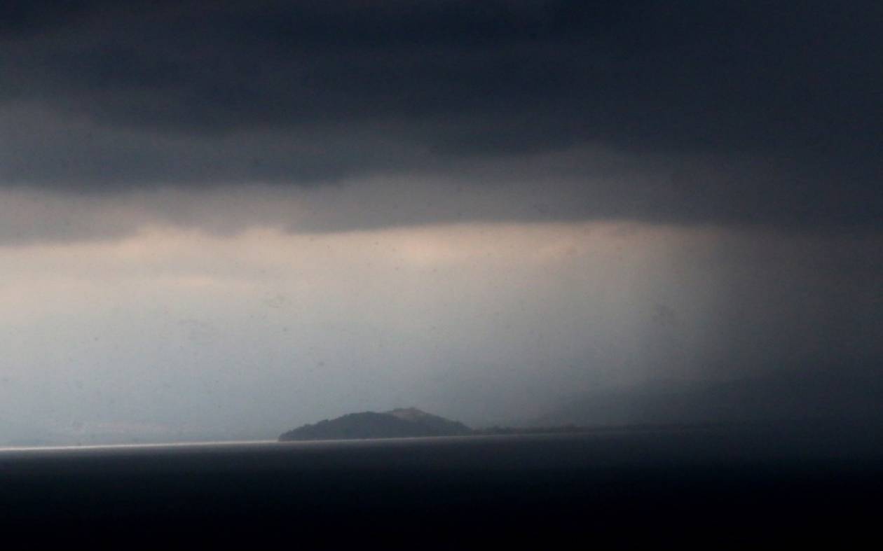 Ισχυρή καταιγίδα στην Αττική (photos)
