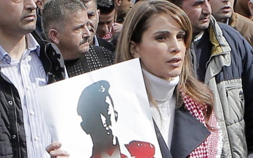 Ιορδανία: Ογκώδης πορεία στη μνήμη του πιλότου – Παρούσα η βασίλισσα Ράνια