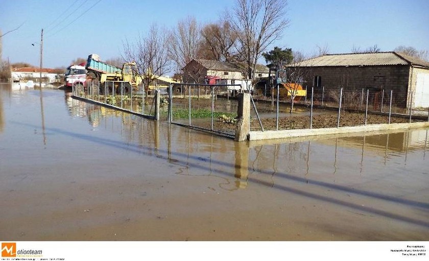 Κρίσιμη η κατάσταση στον Έβρο από τα πλημμυρικά φαινόμενα (photos&videos)